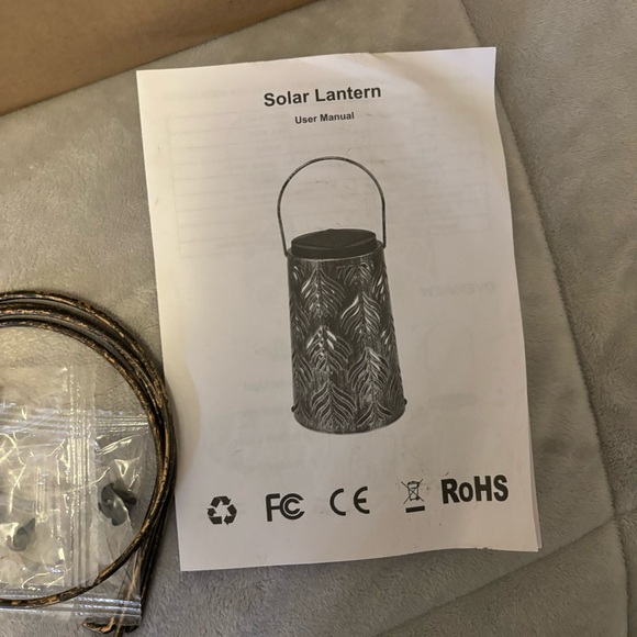 Outdoor Solar Lanterns - 4 Pack - Picture 11 of 13